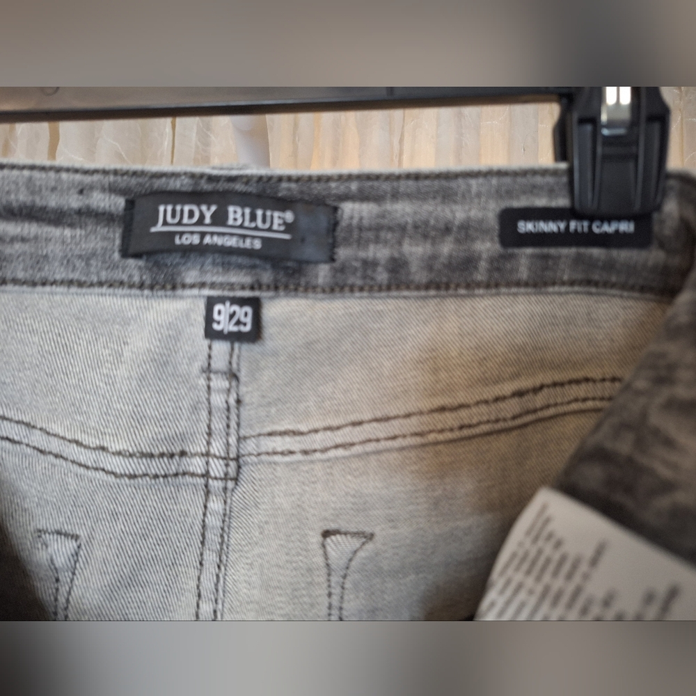 Judy Blue Capri Cropped Grey Mineral Wash High Rise Skinny Fit Jeans 9/29 - Picture 6 of 7